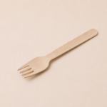 Compostable wooden forks designed for restaurants, takeaway meals and catering services.