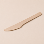 Compostable wooden knives suitable for takeaway meals, cafés and food service applications.